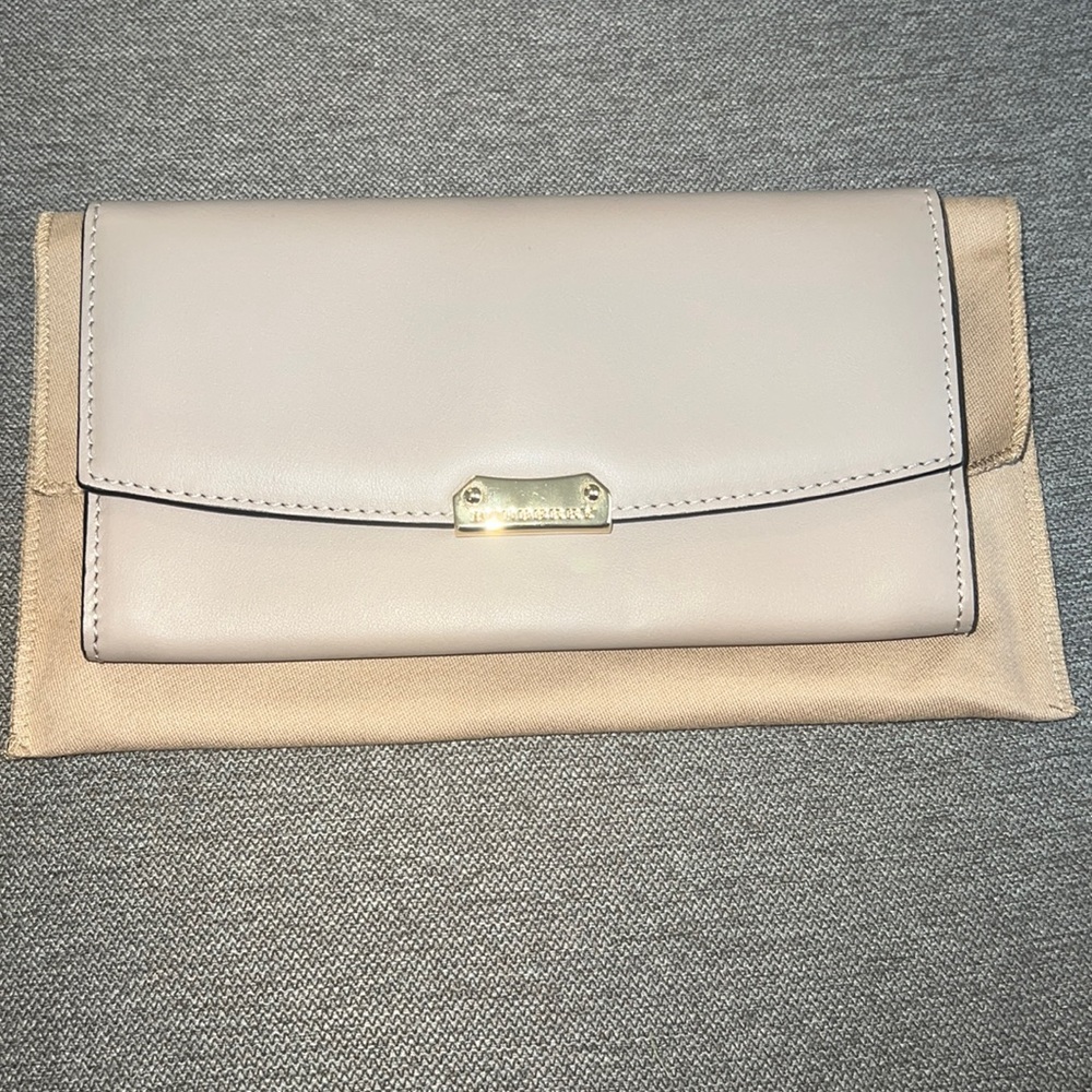 Burberry Leather Wallet-Authentic-NWT